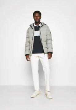 Pier One Prix Avantageux Polo T-shirts Col Polo Homme 8 Pier One Prix Avantageux Polo T-shirts Col Polo Homme -Mode Vêtements Boutique 0045fa8b533544b6a028f5a0bcdcc6d9