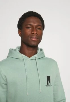 Pier One Prix Dynamité Sweatshirt Pulls Et Gilets Capuche Homme 11 Pier One Prix Dynamité Sweatshirt Pulls Et Gilets Capuche Homme -Mode Vêtements Boutique 03475edffb734f329b32a29b408d0a45