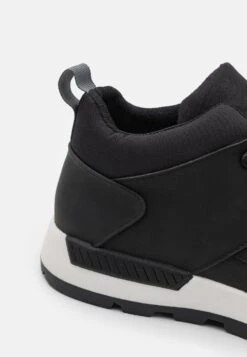 Promos Pier One Baskets Basses Baskets & Sneakers Rond Homme -Mode Vêtements Boutique 0b650cd09b964638b7c16629dbda1153