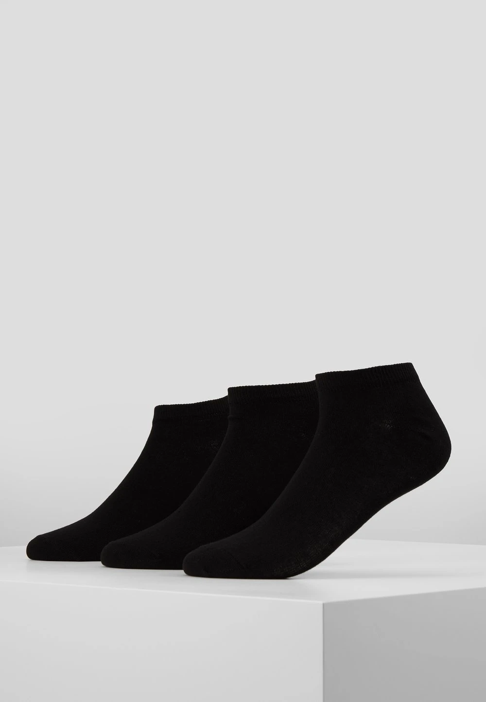 Pier One 3 PACK – Chaussettes Prix De Rêve Sous-vêtements & Chaussettes Couleur Unie Homme 3 Pier One 3 PACK – Chaussettes Prix De Rêve Sous-vêtements & Chaussettes Couleur Unie Homme