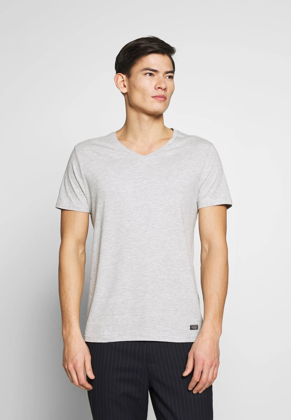 Pier One T-shirt Basique Soldes T-shirts Col En V Homme 3 Pier One T-shirt Basique Soldes T-shirts Col En V Homme