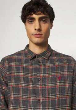 Pier One Chemise Prix Aimable Chemises Col Kent Homme -Mode Vêtements Boutique 0da6b7d9337e45c3ac096aebb899e5f0