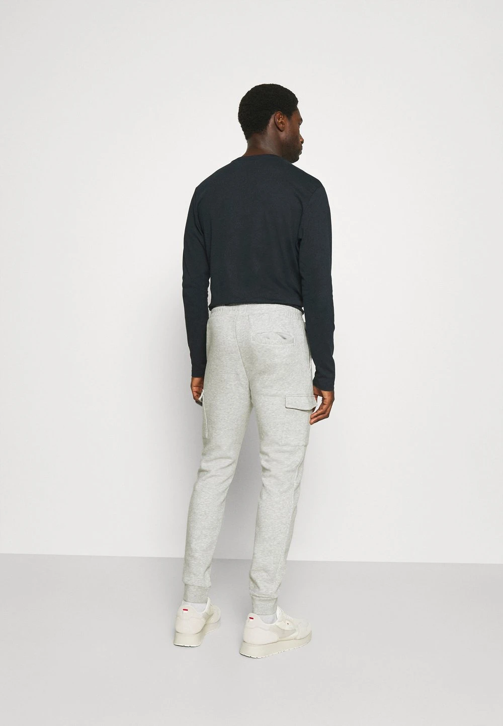 Pier One Pantalon De Survêtement Prix De Rêve Pantalons Normale Homme 5 Pier One Pantalon De Survêtement Prix De Rêve Pantalons Normale Homme – Image 3