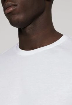 Meilleur Prix Garanti Pier One 3 PACK – T-shirt Basique T-shirts Col Rond Homme -Mode Vêtements Boutique 122d0709c72e447f82ad50ef09ab3779