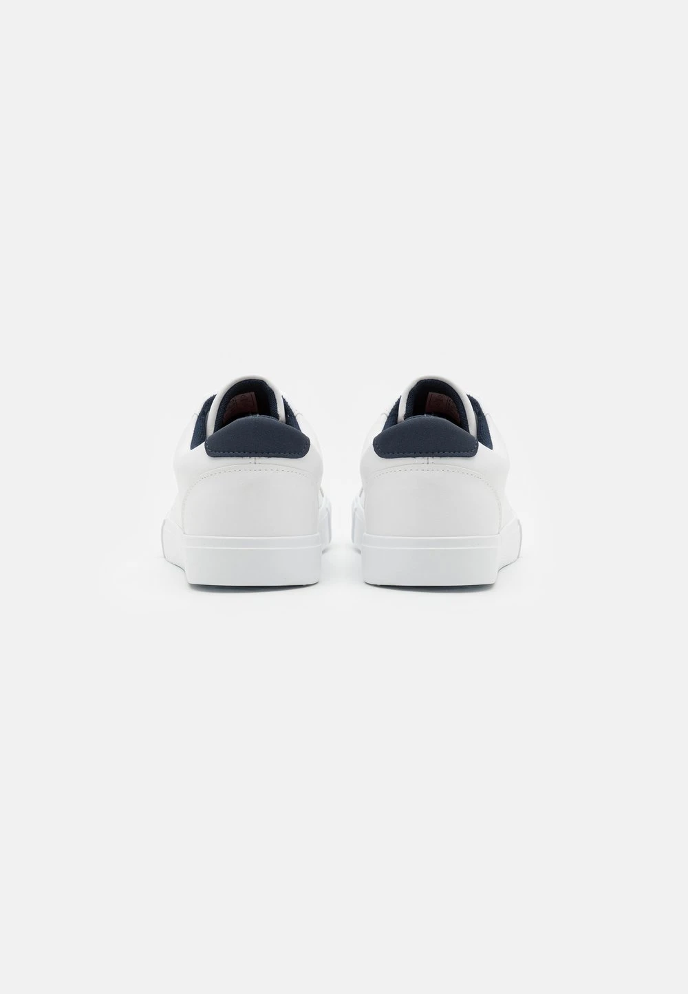Pier One Prix Gelé UNISEX – Baskets Basses Baskets & Sneakers Rond 5 Pier One Prix Gelé UNISEX – Baskets Basses Baskets & Sneakers Rond – Image 3