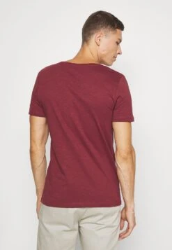 Pier One Prix De Lancement T-shirt Basique T-shirts Encolure Large Ronde Homme -Mode Vêtements Boutique 14bc6e9c3fca40d7b7c0cca525031208