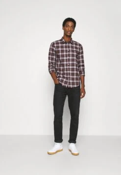 Pier One Chemise Prix Raisonnable Chemises Col Kent Homme -Mode Vêtements Boutique 18b9af652f2041d0a873390b168e6aff