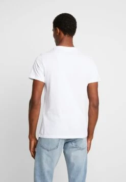 Pier One T-shirt Imprimé Meilleur Prix Garanti T-shirts Col Rond Homme 11 Pier One T-shirt Imprimé Meilleur Prix Garanti T-shirts Col Rond Homme -Mode Vêtements Boutique 192939983d924d9487bf0547b2d78aab