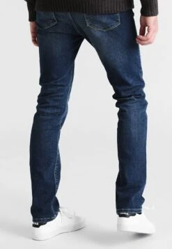 Pier One Jean Droit Prix Ourlé Jeans Normale Homme -Mode Vêtements Boutique 19f71c5aa23e4aee8fbafd64cafceb95