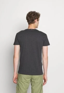 Pier One T-shirt Basique Soldes En Ligne T-shirts Col Rond Homme -Mode Vêtements Boutique 1a15788ef70f4cbc8522a5a02be8850f