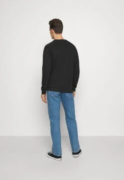 Prix Sacrifiés Pier One Sweatshirt Pulls Et Gilets Col Rond Homme -Mode Vêtements Boutique 1e44c76cb6414ba5aac20597b7c75a93