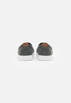 Pier One UNISEX – Baskets Basses Meilleur Prix Garanti Mocassins Et Loafers Rond 12 Pier One UNISEX – Baskets Basses Meilleur Prix Garanti Mocassins Et Loafers Rond -Mode Vêtements Boutique 20ca87530cdf4df9a43e10ae751aecbc