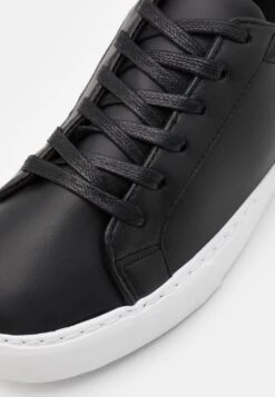 Vendre-Réclame Pier One UNISEX – Baskets Basses Sneakers Rond 13 Vendre-Réclame Pier One UNISEX – Baskets Basses Sneakers Rond -Mode Vêtements Boutique 2195e1d5e6dc47a2a7c800a0da7bcd71