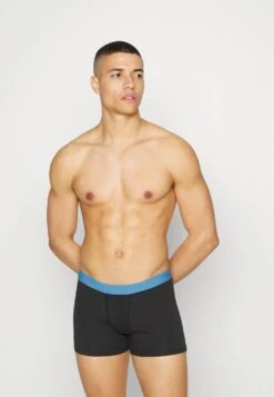 Pier One 12 PACK – Shorty Meilleure Qualité Sous-vêtements & Chaussettes Normale Homme -Mode Vêtements Boutique 22a2d97d028f4bd19f3427800342e633