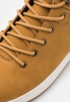 Pier One Baskets Montantes Prix Sympa Baskets & Sneakers Rond Homme -Mode Vêtements Boutique 24225ddd7e6e473e8acba5e2f987de76