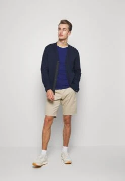 Pier One T-shirt Basique Prix Affortable T-shirts Col Rond Homme 10 Pier One T-shirt Basique Prix Affortable T-shirts Col Rond Homme -Mode Vêtements Boutique 25f75d7e8f5d49e3922c14e303b3524c