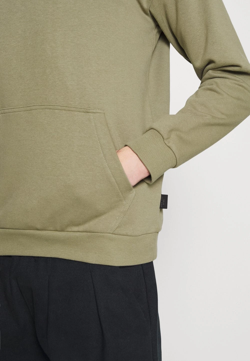 Pier One CORE SCRIPT – Sweatshirt Prix Discount Sweats & Hoodies Capuche Homme 8 Pier One CORE SCRIPT – Sweatshirt Prix Discount Sweats & Hoodies Capuche Homme – Image 6