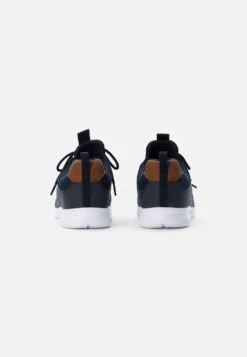 Qualité Excellente Pier One Baskets Basses Baskets & Sneakers Rond Unisex -Mode Vêtements Boutique 26ebf69cb2fe41db8450f9004d72a998