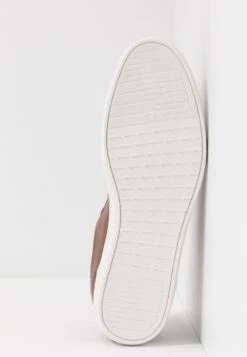 Prix De Lancement Pier One Baskets Basses Sneakers Rond Homme 12 Prix De Lancement Pier One Baskets Basses Sneakers Rond Homme -Mode Vêtements Boutique 271ebccb3f9c4b79916de92bed2ff263