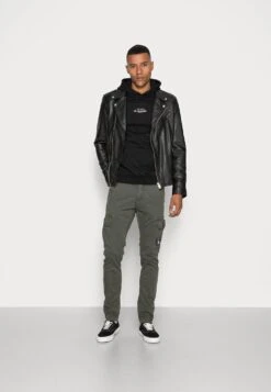 Pier One Prix Compétitif Sweat à Capuche Pulls Et Gilets Homme -Mode Vêtements Boutique 27521639be41498ca47f0a6da7a0b632