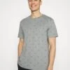 Pier One T-shirt Imprimé Prix Allégé T-shirts Col Rond Homme -Mode Vêtements Boutique 2f08966f564b4614a6814edffd1a547a