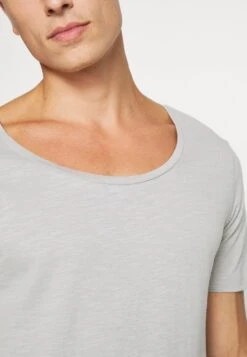 Pier One T-shirt Basique Assurance De L’Authenticité T-shirts Encolure Large Ronde Homme -Mode Vêtements Boutique 31692de68ef445339f3c357433bbfa28