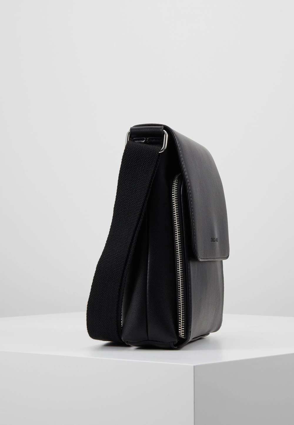 Pier One Sac Bandoulière Promos Sacs Fermoir Aimanté Homme 6 Pier One Sac Bandoulière Promos Sacs Fermoir Aimanté Homme – Image 4