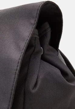 Pier One Bas Prix UNISEX – Sac à Dos Sacs Poche Pour Pc Portable 15 Pouces -Mode Vêtements Boutique 32cd50583b9f409b8487a6ebc79068e0