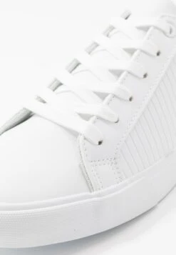 Pier One Prix Ourlé UNISEX – Baskets Basses Baskets & Sneakers Rond -Mode Vêtements Boutique 33423579800b4b899a912fc16d240c2b