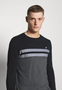 Prix Acceptable Pier One T-shirt à Manches Longues T-shirts & Polos Col Rond Homme -Mode Vêtements Boutique 3498134e32f840e2bd9efb3372617491