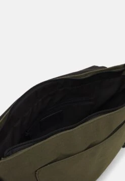 Pier One Prix Incroyables Sac Bandoulière Sacs Compartiment Pour Téléphone Portable Homme -Mode Vêtements Boutique 349c1c40fb14472f8222b77743b0881f