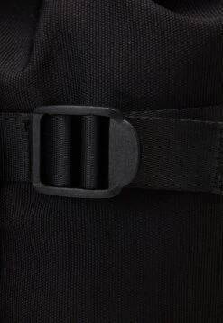 Prix Accessible Pier One UNISEX – Sac à Dos Sacs Fermeture à Clip -Mode Vêtements Boutique 35abd1862dd94698b0074a458819eed5