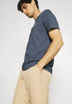 Pier One Prix Jamais Vus T-shirt Basique T-shirts Col Rond Homme 12 Pier One Prix Jamais Vus T-shirt Basique T-shirts Col Rond Homme -Mode Vêtements Boutique 3621dd7b87ee477d8363d89f0e98a541