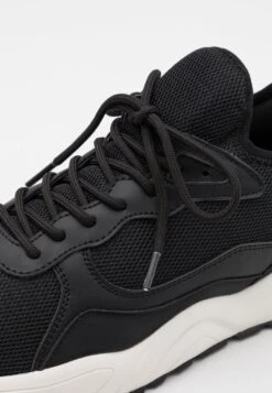 Prix Favorable Pier One UNISEX – Baskets Basses Baskets & Sneakers Rond 15 Prix Favorable Pier One UNISEX – Baskets Basses Baskets & Sneakers Rond -Mode Vêtements Boutique 36cbe66cb08a40fbabcf0b96746d0e15