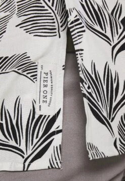 Pier One Chemise Qualité Excellente Chemises Col Revers Homme -Mode Vêtements Boutique 3a907b91fe954c4a94331cb5f66d2c5b