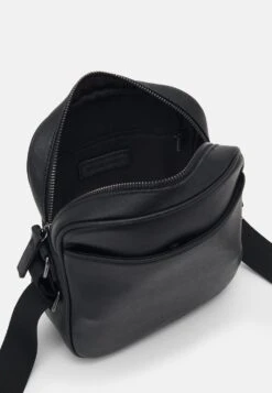 Pier One UNISEX – Sac Bandoulière Prix Distinctifs Sacs Fermeture éclair 8 Pier One UNISEX – Sac Bandoulière Prix Distinctifs Sacs Fermeture éclair -Mode Vêtements Boutique 3ad647f7de9a4f00a4bc2b1ad74b1ebf