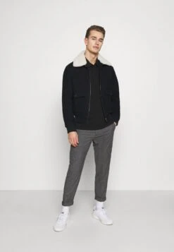 Pier One Prix Imbattable 3 PACK – Polo T-shirts Col Polo Homme -Mode Vêtements Boutique 3c5024669f8a4d078fef63119fd271ca