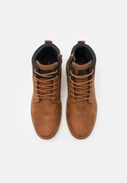 Pier One Baskets Montantes Prix Malin Baskets & Sneakers Rond Homme -Mode Vêtements Boutique 3de1bf4946344e27b9ccb853c73e9b73