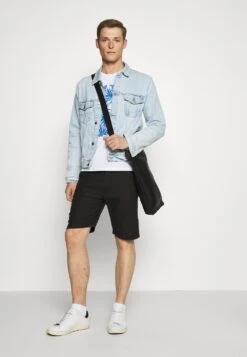 Qualité Fiable Pier One T-shirt Imprimé T-shirts Col Rond Homme -Mode Vêtements Boutique 3fec3e67e3c248ba8f959b683ed3475c