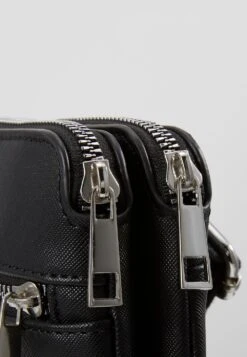 Qualité Supérieure Pier One Sac Bandoulière Sacs Fermeture éclair Homme -Mode Vêtements Boutique 40b3f49abb47459db8529933fdca14a2