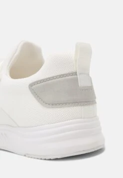 Pier One Baskets Basses Haute Qualité Sneakers Rond Homme -Mode Vêtements Boutique 41c9bdd397874b4f8bfd234d0ea19f53