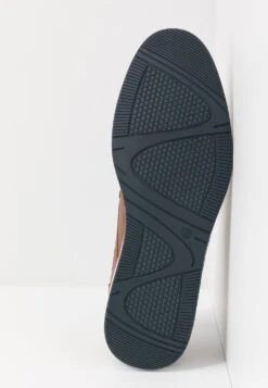 Meilleure Qualité Pier One Chaussures à Lacets Derbies, Richelieus & Chaussures Bateau Rond Homme 12 Meilleure Qualité Pier One Chaussures à Lacets Derbies, Richelieus & Chaussures Bateau Rond Homme -Mode Vêtements Boutique 425ade5de11d46ecad014dbc88828f82