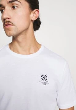 Prix Préférentiel Pier One T-shirt Imprimé T-shirts Col Rond Homme -Mode Vêtements Boutique 445cd3afae324fb3b2295ebec10df160