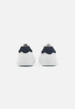 Pier One Prix Favorable UNISEX – Baskets Basses Baskets & Sneakers Rond -Mode Vêtements Boutique 466b9c9c991945e4ad7d96c038b12f14