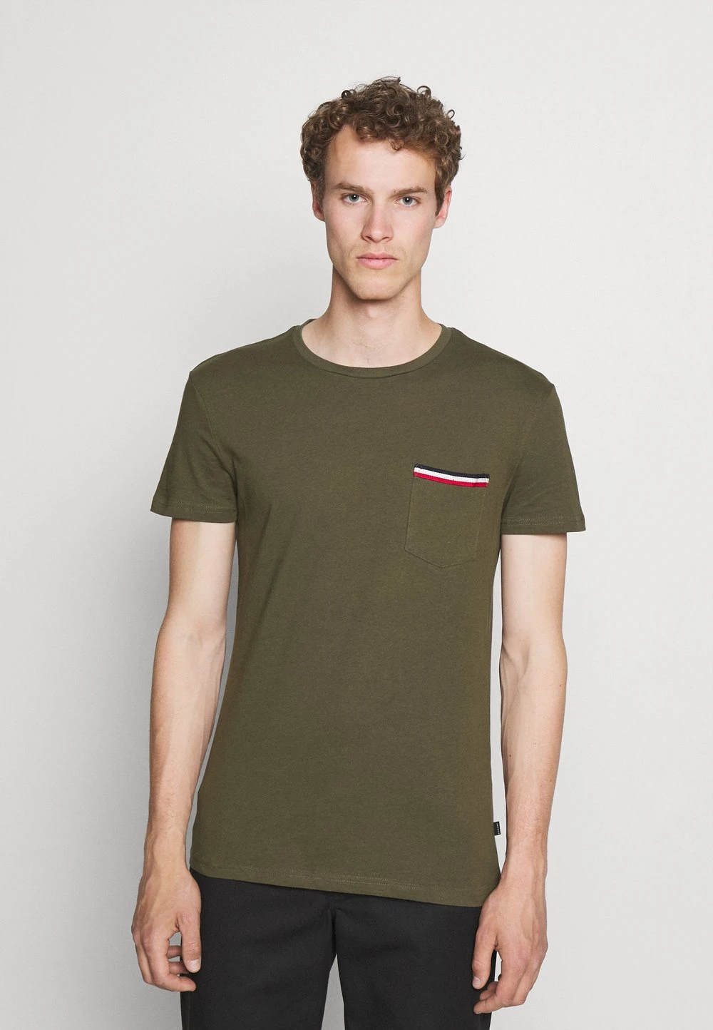 Prix Raisonnable Pier One T-shirt Basique T-shirts Col Rond Homme 3 Prix Raisonnable Pier One T-shirt Basique T-shirts Col Rond Homme