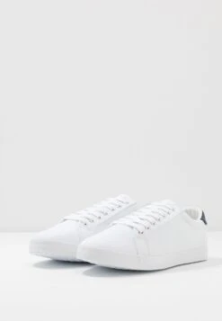 Pier One Qualité Supérieure Baskets Basses Sneakers Rond Homme -Mode Vêtements Boutique 4eacb9610d8f46729ab34d928ecaf995
