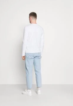 Pier One 5 PACK – T-shirt à Manches Longues Prix Exclusifs T-shirts Col Rond Homme -Mode Vêtements Boutique 501e285d599547fa8b3d97a7168757c4