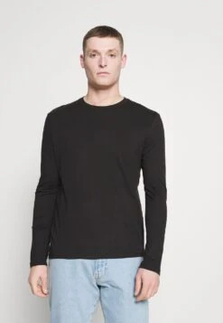 Pier One 5 PACK – T-shirt à Manches Longues Prix Exclusifs T-shirts Col Rond Homme -Mode Vêtements Boutique 504fb867bed4445ca997ccec5c3b3174