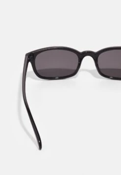 Pier One Qualité Garantie Lunettes De Soleil Rectangulaire Homme -Mode Vêtements Boutique 5258937d250d41e59288ff562a4dc240