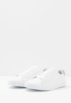 Pier One Prix Ourlé UNISEX – Baskets Basses Baskets & Sneakers Rond -Mode Vêtements Boutique 52fa9d5849514d6ebd424ca53ee5e018